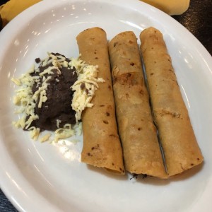 Flautas de pollo