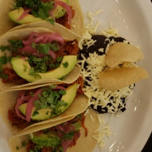 Tacos de pollo agridulce