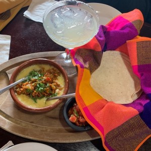 queso fundido con chorizo