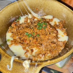 Queso fundido con chorizo, 10/10.