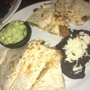 quesadillas de pollo y hongos