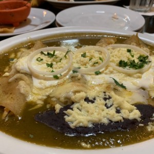 enchilada en salsa verde