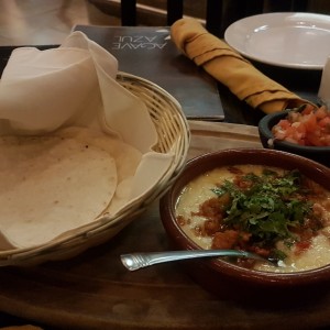 Queso fundido con chorizo