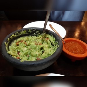 Guacamole y salsa 