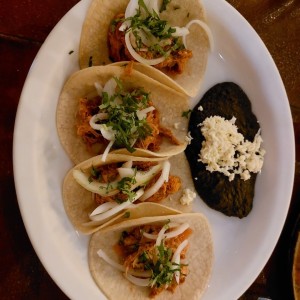 Cochinita o Pollo Pibil