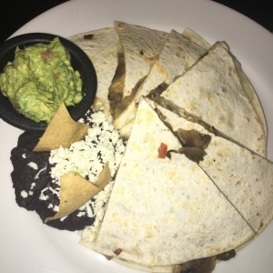 quesadillas de pollo y hongos