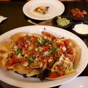 Nachos gratinados con pollo