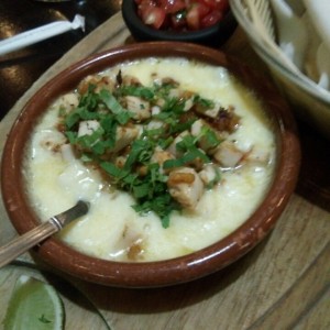 Queso fundido con pollo