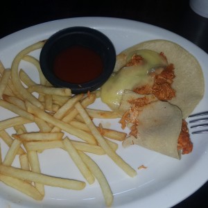 kids menu .. tacos de pollo