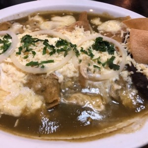 Enchiladas en salsa verde gratinada. 