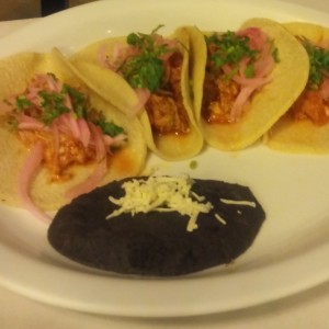 Tacos de cochinita pibil