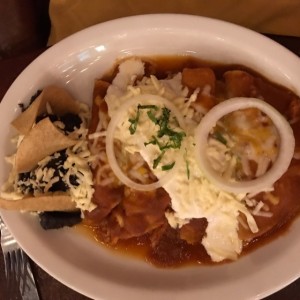 Enchiladas en salsa ranchera