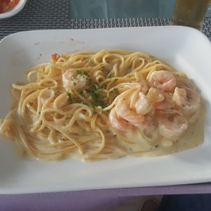 Pasta con Camarones $13.50