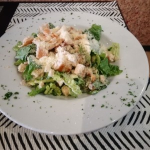 Ensalada Cesar con pollo