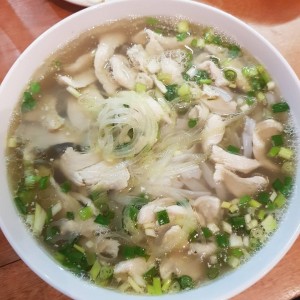 Pho de pollo