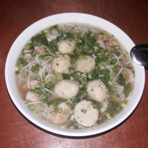 Sopa de camarones y albondigas