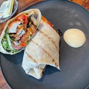 Wrap de Pollo (Spicy honey chicken wrap)