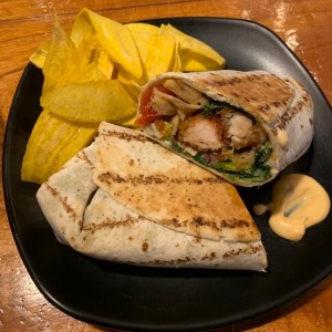 Wrap de Pollo (Spicy honey chicken wrap)