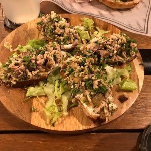 tostadas con pollo