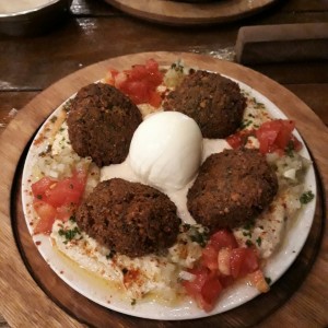 Hummus Falafel