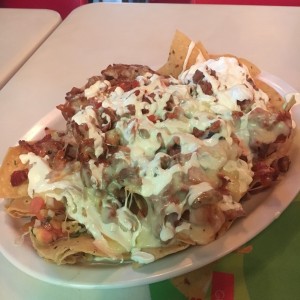 Nachos res y pastor