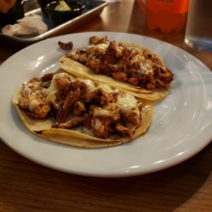 Tacos de pollo con queso