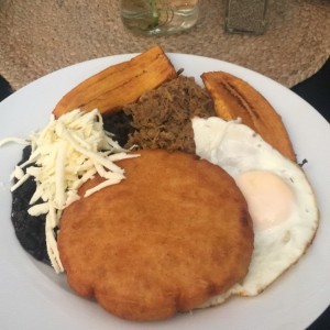 Deesayuno venezolano