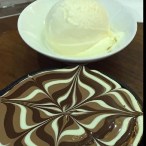 Brownie con helado