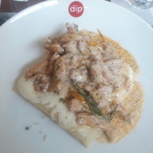 crepe chicken mozarella