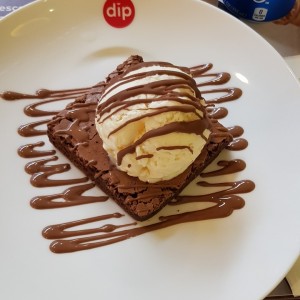 brownie con helado