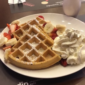 Waffles con Frutas