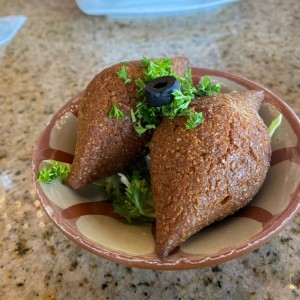 Entradas Libanesas - Kibbe de Vegetales