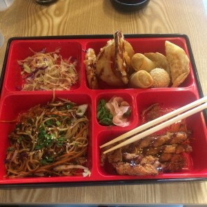 Bento box - Yakisoba set