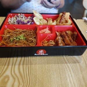 Bento box - Yakisoba set