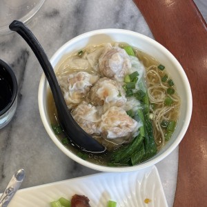 Sopa De Wanton De Camaron Con Fideos