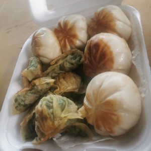 Dumplings de puerco y cebollina + hampao asado 