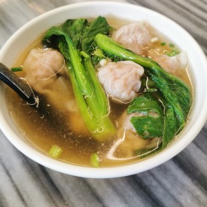 Sopa De Wanton De Puerco Con Camarón Solo