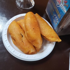 Empanadas de pollo.