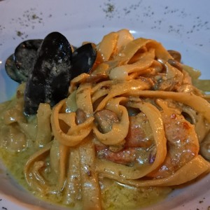 fetuccini con mariscos