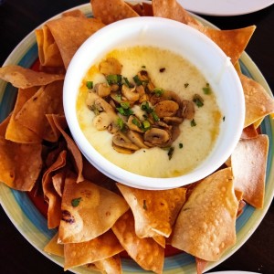 queso fundido con hongos