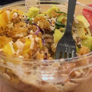 poke bowl como va. desarreglao y pa dentro 