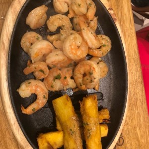 Camarones al ajillo