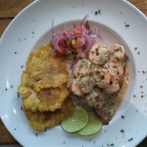 Pescado con langostinos