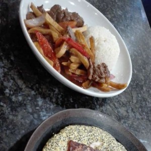 Lomo Saltado 