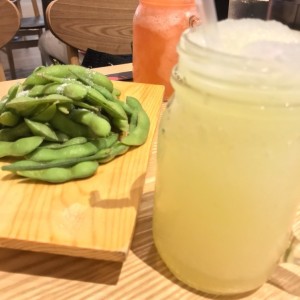 edamame y limonada