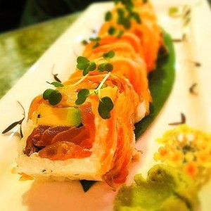 salmon maki