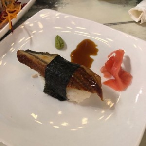 Nigiri de anguila