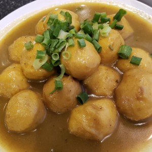 BOLITA DE PESCADO AL CURRY