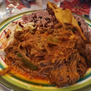 Arroz con guandu y carne mechada 