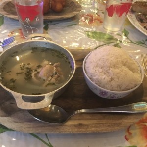 Sancocho con arroz blanco